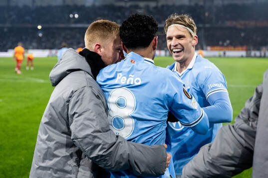 Sergio Pena of Malmö FF celebrates with Anders