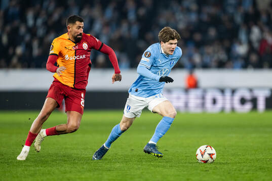 Kerem Demirbay of Galatasaray and Oliver Berg of Malmö FF