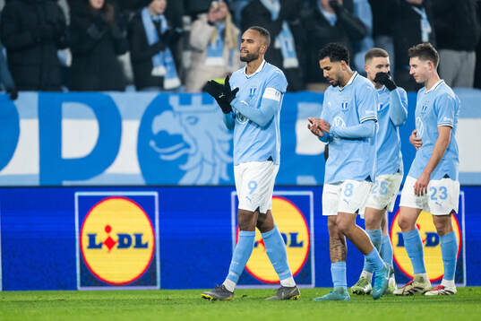 Isaac Kiese Thelin, Sergio Pena, Gabriel Busanello and