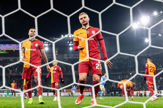 Abdulkerim Bardakci and Victor Nelsson of Galatasaray looks
