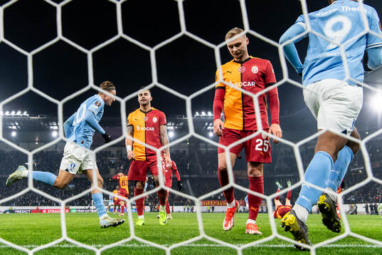 Abdulkerim Bardakci and Victor Nelsson of Galatasaray looks