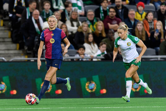 Fridolina Rolfö of Barcelona and Stina Lennartsson of