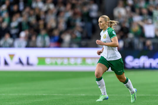 Ellen Gibson of Hammarby is substituted