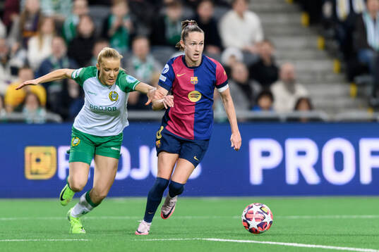 Smilla Holmberg of Hammarby and Caroline Graham Hansen of