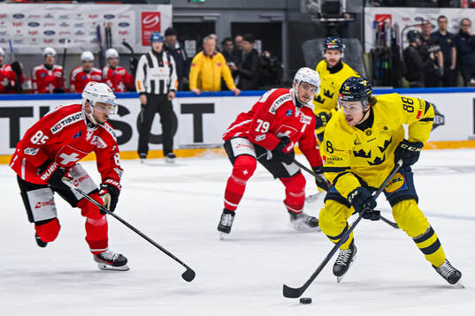 Sven Andrighetto of Switzerland and Malte Strömwall of