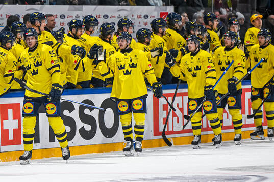 Jacob de la Rose of Sweden celebrates