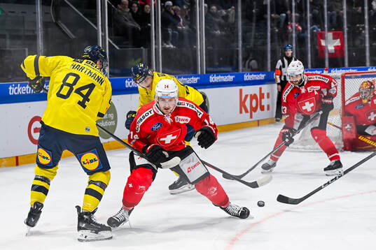 Sebastian Hartmann and Milton Oscarson of Sweden compete