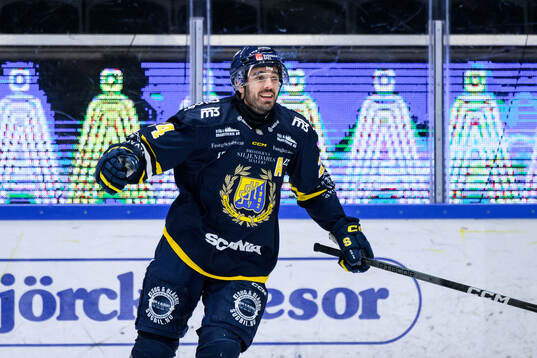 Södertäljes Jacob Dahlström jublar