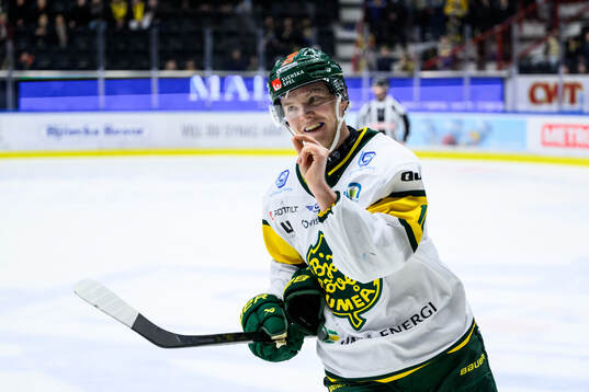 Björklövens Axel Ottosson jublar