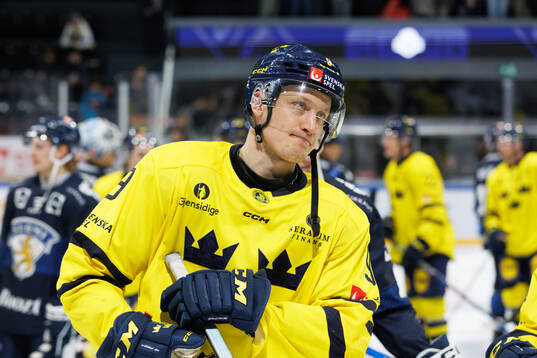 Gabriel Carlsson of Sweden looks dejected