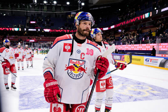 Thomas Raffl of EC Red Bull Salzburg looks dejected