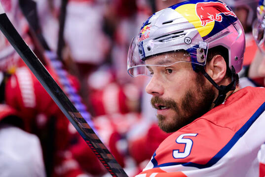 Thomas Raffl of EC Red Bull Salzburg looks dejected
