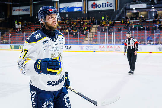 Södertäljes Daniel Norbe jublar