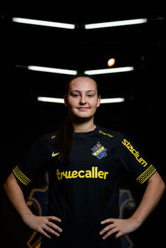 Janelle Yilmaz