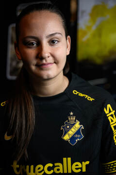 Janelle Yilmaz