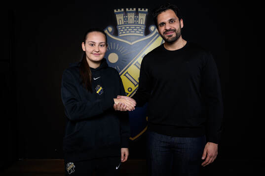 Janelle Yilmaz och sportchef Zinar Spindari