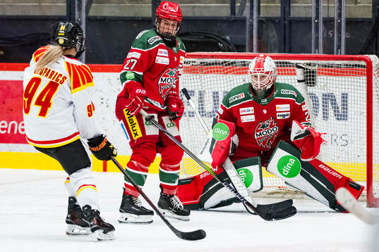 Brynäs Fanni Garát Gasparics mot Modos Alexie Guay och