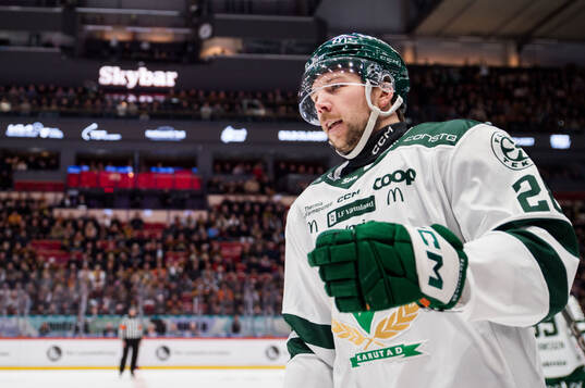 Färjestads Emil Alba jublar