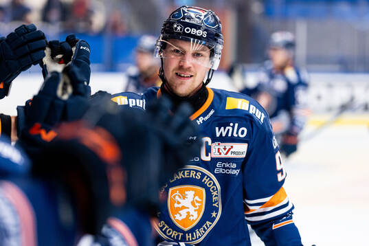 Växjös Joel Persson jublar
