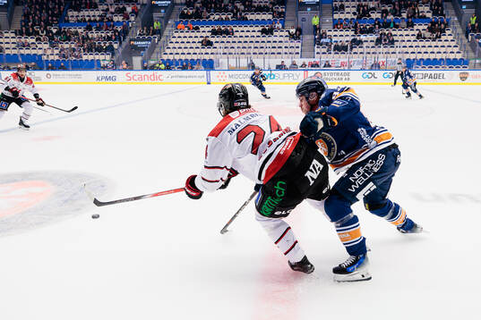 Örebros Hannes Björninen och Växjös Joel Persson
