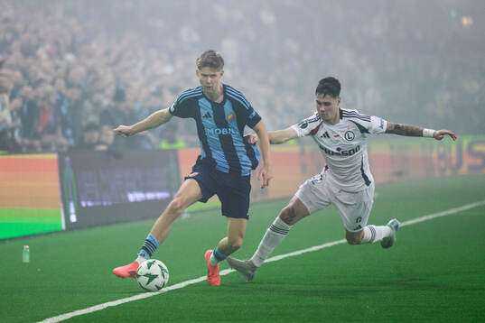 Patric Åslund of Djurgården and Sergio Barcia of Legia