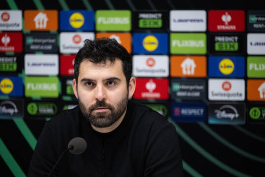 Head coach Goncalo Feio of Legia Warszawa