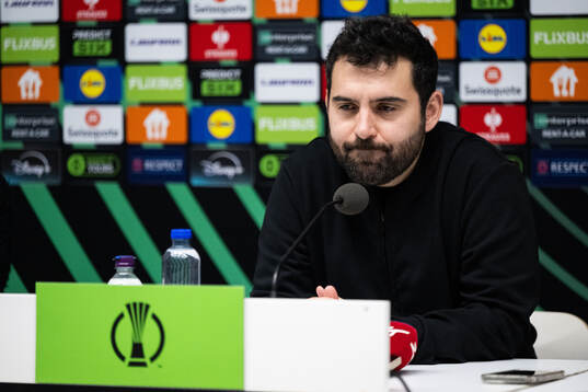 Head coach Goncalo Feio of Legia Warszawa