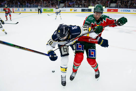 HV71s Tanner Kero och Frölundas Tom Nilsson