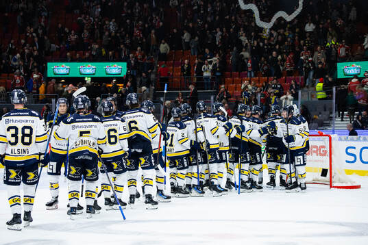 HV71s spelare jublar