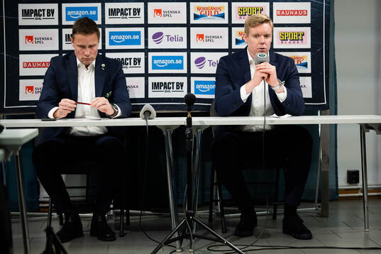 Frölundas tränare Roger Rönnberg och HV71s tränare