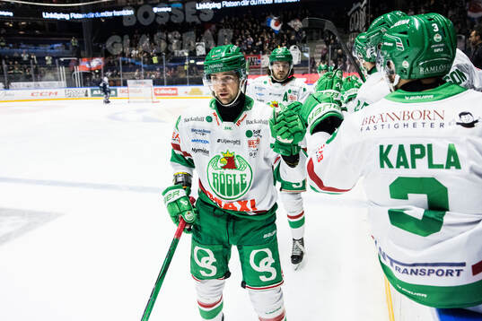 Rögles Lukas Ekeståhl-Jonsson jublar