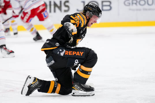 Skellefteås Anton Heikkinen skadade tanden