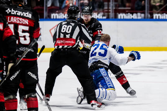 Malmö Redhawks Johan Ivarsson och Leksands Lucas Elvenes