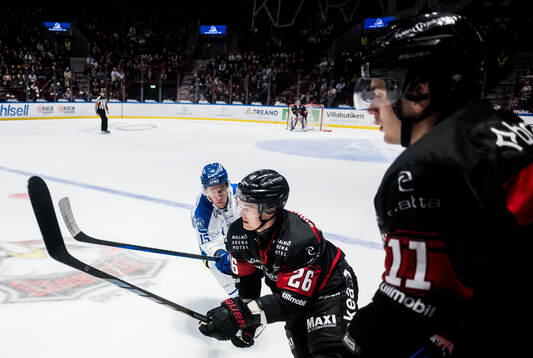Leksands Max Veronneau och Malmö Redhawks Teemu Kivihalme