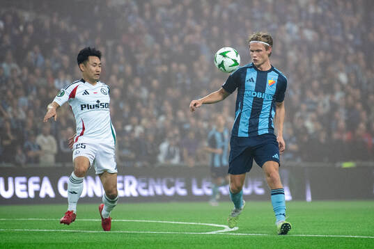 Ryoya Morishita of Legia Warszawa and Tobias Gulliksen of