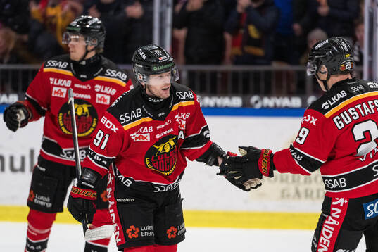 Luleås Brian O'neil jublar