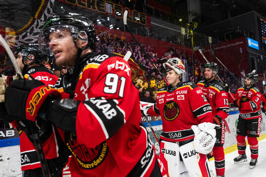 Luleås Brian O'neil, målvakt Matteus Ward, Eetu