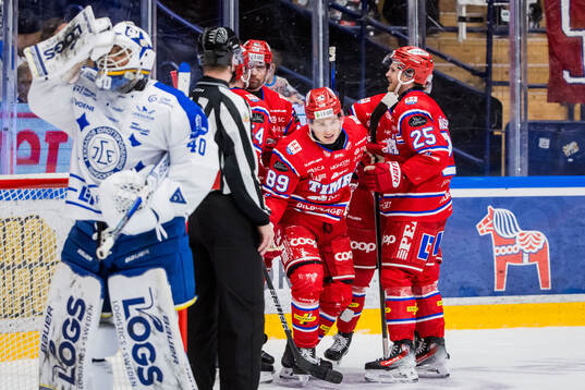 Timrås Oliver Kapanen jublar