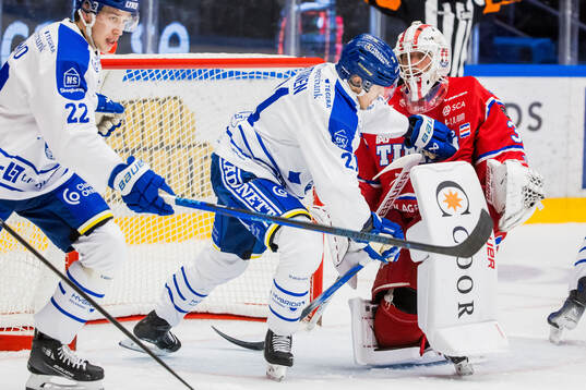 Leksands Joonas Lyytinen och Timrås målvakt Jacob