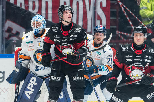 Malmö Redhawks Freddie Larsson och Växjös målvakt Emil