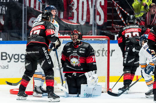 Malmö Redhawks målvakt Daniel Marmenlind deppar