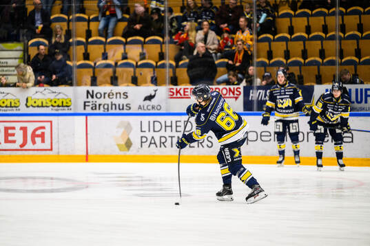 HV71s Elliot Ekmark