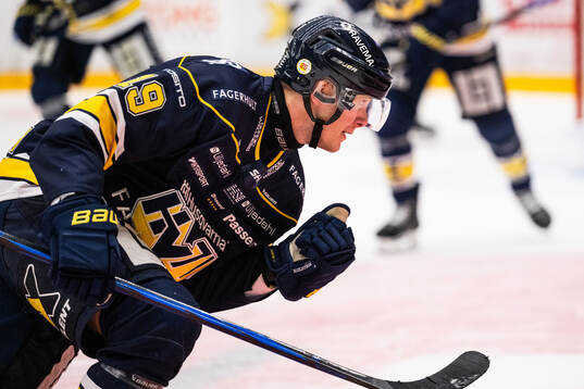 HV71s Henrik Borgström jublar
