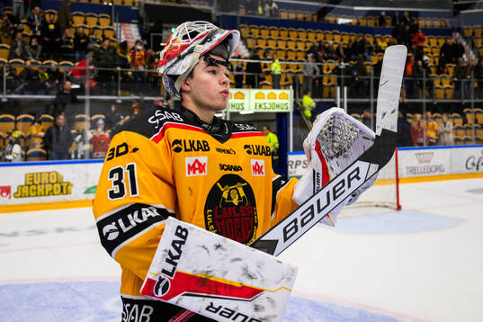 Luleås målvakt Matteus Ward jublar
