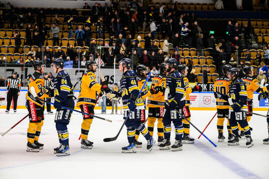 Luleås Albin Lundin och HV71s Oskar Stål-Lyrenäs