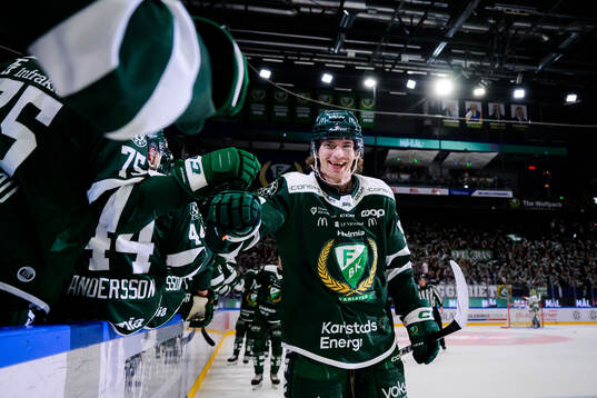 Färjestads Marian Studenic jublar