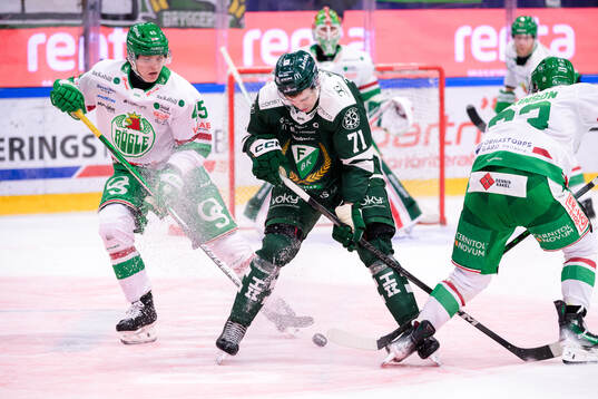 Rögles Gregor Biber och Färjestads Viktor Lodin