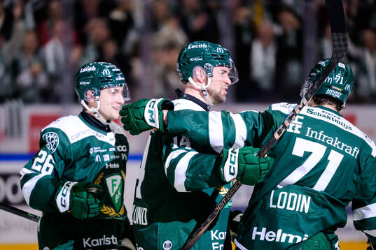 Färjestads Henrik Björklund jublar