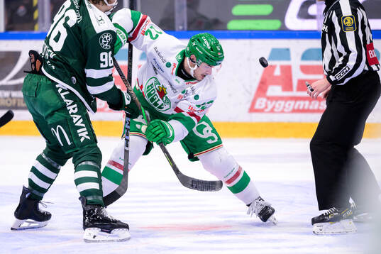 Färjestads David Tomasek och Rögles Brady Ferguson