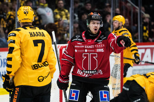 Örebros Kalle Kossila jublar